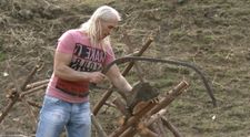 Variť nevie, no trúfa si na divinu! Dnes navarí Ján Juhaščík