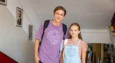 Spoznávate ich? V pánovi profesorovi si zahrajú deti známych hercov