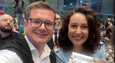 Novinárska cena 2022 putuje aj do Markízy, získali ju Gabriela Kajtárová a Martin Prôčka za reláciu Hoax týždňa