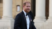 Princ Harry prvýkrát na verejnosti od návratu do Británie: Jeho slová hovoria za všetko
