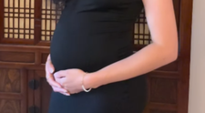 Prekvapenie na sociálnych sieťach: Mladá hviezda čaká prvé dieťa, prezradila to nezvyčajným videom