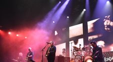 Hudobný svet smúti: Náhle zomrel uznávaný gitarista ikonickej skupiny
