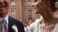 Konečne sa dočkala! Topmodelka Eva Herzigová sa vydala za dlhoročného priateľa, týmito šatami očarila každého!