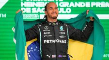 Hamilton zvíťazil na VC Brazílie a znížil stratu na Verstappena na 14 bodov