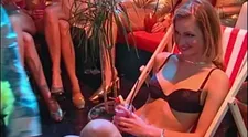 Baby v plavkách, drinky, hudba: Piatková noc bola skrátka kuul!