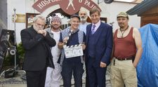 Pripravte si bránice: Megaúspešný Kameňák prichádza v seriálovej podobe