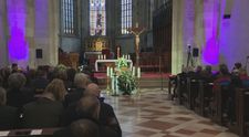 Rodina a priatelia sa rozlúčili s hereckou legendou Štefanom Kvietikom