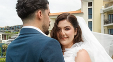 Zaplavili ju gratulácie. Celeste Buckingham prehovorila o svadbe
