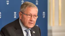 Po divokej žúrke prišlo vytriezvenie! Česká hviezda skončila len v podprsenke