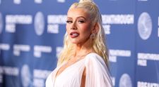 Christina Aguilera sa odviazala na červenom koberci: Lietali vášnivé bozky