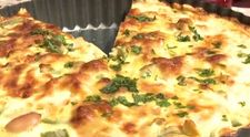 Kukuričný quiche so špargľou a kozím syrom
