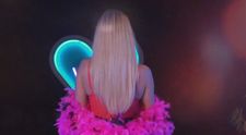 Poplach na vile! Sexy príchod novej bombshell otriasol sebavedomím dievčat