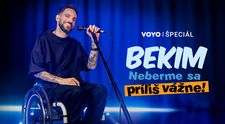 Bekim: Neberme sa príliš vážne! Stand-up komik prináša na Voyo štipľavý humor a životný nadhľad