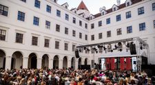 Bratislavský hrad v auguste ožije najkrajšími muzikálmi: Divadlo Nová scéna nimi otvorí jubilejnú 80. sezónu
