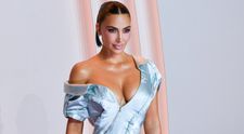 Kim Kardashian oslávila 45. narodeniny: Neuveríte, koľko rokov mali jej šaty