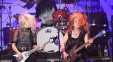 Rockové nebo plače: Zomrela basgitaristka kultovej skupiny L7, podľahla agresívnemu nádoru na mozgu