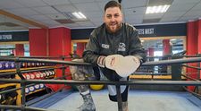 Neovláda len nože, ale aj päste: Boxovali sme s Martinom Novákom