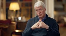 Brat princeznej Diany pritvrdzuje v obvineniach: Toto sa kráľovi páčiť nebude