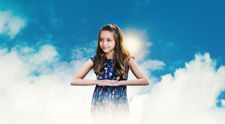 Atraktívna filmová premiéra Dievča, ktoré verí v zázraky nedala vo štvrtok šancu štartu konkurenčnej zábavnej šou