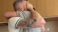 Najoriginálnejšie odhalenie pohlavia bábätka? Slávny spevák to svetu doslova vyspieval