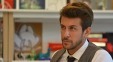 Emre zo seriálu S hlavou v oblakoch: Hlavu mu poplietla táto sexica