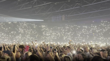 Koncert Bryana Adamsa vyvolal ošiaľ v Bratislave: Sledujte, čo sa dialo na štadióne