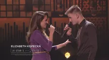Petr zabudol text: Elizabeth sa vynašla. Krásne gesto