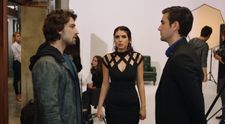 Hazan sa zúfalo snaží chrániť Sinana aj Yağıza
