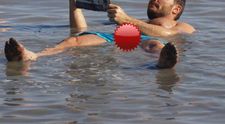 Telenovelový fešák ukázal foto z dovolenky: Čo mu to TAM vykúka?