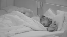 Hlavne potichu. Rachel a Claude sa už so súkromím netrápia