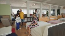 Našili na neho búdu: Za Utajeným šéfom poslali manželku. Tiež v utajení