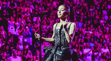 Ariana Grande dojala fanúšikov: Tento moment jej nahnal slzy do očí!