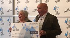 To je na infarkt: Víťazný tiket na takmer 58 miliónov libier skončil roztrhaný v koši!