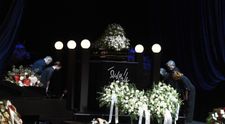 Posledná rozlúčka s Aloisom Švehlíkom († 85). Potlesk v divadle nemal konca