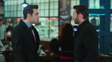 Emir s Canerom, obaja poverení „tajnou misou“, na seba náhodou natrafia