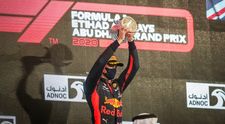 Nový rok, nová láska: Fešák z F1 randí s krásnou modelkou, a nie hocijakou