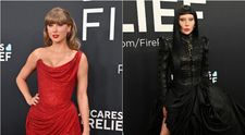 Červený koberec z Grammy: Lady Gaga ako Morticia, Taylor Swift s retiazkou na stehne