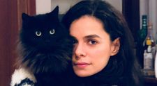 Zeynep z Lásky na druhý pokus v minišatách: Ukázala sexy stehná