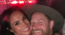 To by sa v kráľovskej rodine nikdy nestalo: Meghan zverejnila intímne zábery s Harrym