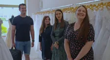 To tu ešte nebolo. Manžel pobavil detailným popisom šiat, takto má jeho nevesta vyzerať