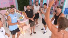 Po Hideaway: Daniel sa pochválil pikantným suvenírom od Kláry
