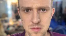 Zo seriálového doktora hudobná hviezda. Hodiny spevu sú masaker!
