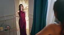 Očarujúca na každej udalosti: Ako nosiť elegantné šaty s citom pre detail