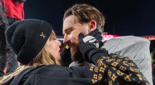 Tajili to celé mesiace: Taylor Swift a Travis Kelce konečne ukázali nového člena rodiny