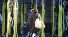 Záhadná kráska odhalená! Harry Styles sa bozkával s touto ženou