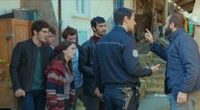 Filiz nemá viac silu vzdorovať, úplne sa zosype