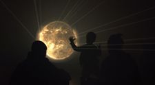 Umenie, ktoré ožíva v tme jesenných nocí: Od piatka do nedele žiari v Bratislave festival súčasného umenia Biela noc