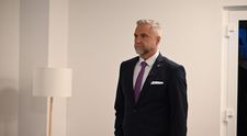 Tiborovi Gašparovi voľby nevyšli. Sestra čurillovca, ktorý ho vyšetroval, získala viac než dvojnásobok hlasov