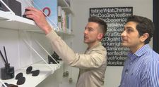 Mejkap už dávno nie je len pre ženy. Kozmetické firmy využili dieru na trhu