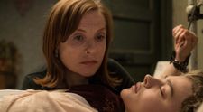 Atraktívna filmová premiéra Greta: Smrtiaca návnada víťazom sobotného večera